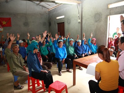 Một buổi sinh hoạt Tổ tiết kiệm và vay vốn, bình xét cho vay hộ nghèo và hộ đồng bào DTTS