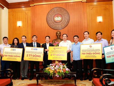 Những doanh nghiệp đầu tiên ủng hộ cho cuộc chiến chống COVID-19 tại miền Trung