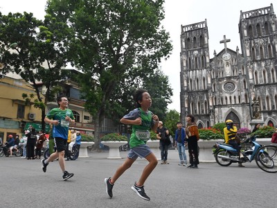 VPBank Hanoi Marathon ASEAN 2020 sôi động với nhiều thành tích ấn tượng