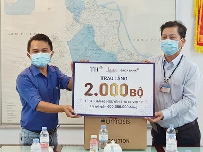 TH trao tặng 2000 bộ test nhanh covid-19 tới Sở Y tế tỉnh An Giang.