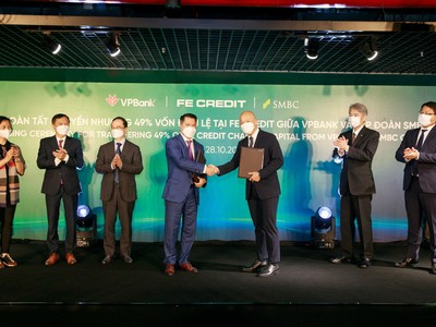 VPBank hoàn tất thỏa thuận bán 49% vốn điều lệ tại FE Credit cho SMBC Group