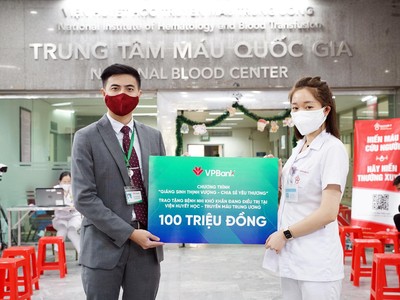 VPBank trao tặng 100 triệu đồng, hỗ trợ bệnh nhi khó khăn tại Viện Huyết học và Truyền máu Trung ương