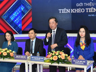 Phó Thống đốc NHNN Nguyễn Kim Anh phát biểu tại buổi họp báo