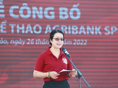 Bà Nguyễn Thị Phượng, Phó Tổng giám đốc phát biểu tại lễ công bố ra mắt ứng dụng Agribank Sports