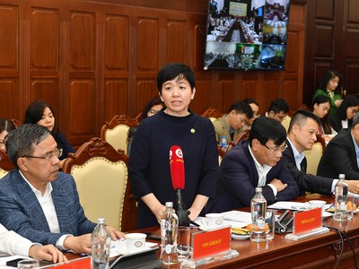 Bà Đỗ Thị Phương Lan, Giám đốc Phụ trách tái cấu trúc cho Tập đoàn đầu tư địa ốc Novaland phát biểu tại Hội nghị.