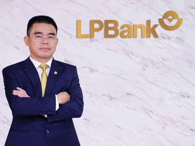 Ông Hồ Nam Tiến gia nhập LPBank từ năm 2010 và đã có 13 năm kinh nghiệm đảm nhận các vị trí lãnh đạo cấp cao tại đây.