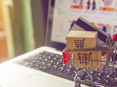 6 tháng đầu năm 2023, lực lượng chức năng đã phát hiện 2.773 vụ hàng giả, vi phạm sở hữu trí tuệ (tăng 174,01% so với cùng kỳ) trên thương mại điện tử 