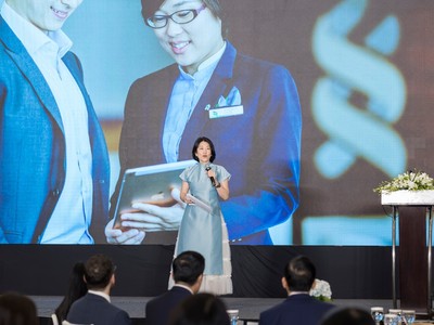 Bà Michele Wee, Tổng giám đốc, ngân hàng Standard Chartered Việt Nam chia sẻ tại sự kiện