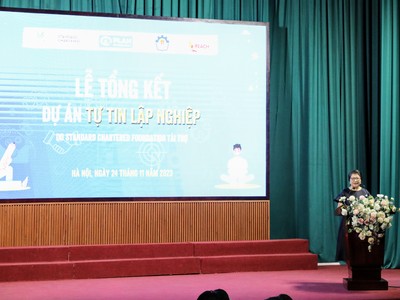 Bà Trịnh Như Quỳnh, Giám đốc Đối ngoại, Ngân hàng Standard Chartered Việt Nam phát biểu tại sự kiện