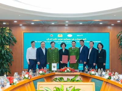 Sự kiện có sự tham dự của Thiếu tướng Nguyễn Ngọc Cương - Cục trưởng Cục Cảnh sát quản lý hành chính về trật tự xã hội (C06), Thiếu tá Nguyễn Thành Vĩnh - Giám đốc Trung tâm dữ liệu quốc gia về dân cư; Thiếu tá Trần Duy Hiển - Giám đốc Trung tâm nghiên cứu, ứng dụng dữ liệu dân cư và căn cước công dân (Trung tâm RAR), Ông Nguyễn Anh Tuấn - Vụ trưởng Vụ Thanh toán Ngân hàng Nhà nước; Về phía BIDV có sự tham dự của Ông Lê Ngọc Lâm - Tổng Giám đốc; Ông Phan Thanh Hải - Phó Tổng Giám đốc; Bà Nguyễn Thị Quỳnh Giao - Phó Tổng Giám đốc và đại diện Lãnh đạo các Ban, đơn vị Trụ sở chính.