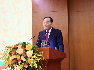 ông Trần Lưu Quang, Ủy viên Trung ương Đảng, Trưởng Ban Kinh tế Trung ương phát biểu tại Hội nghị