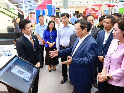 Giải pháp Dịch vụ thu hộ qua tài khoản định danh SLINK nổi bật tại sự kiện Chuyển đổi số ngành ngân hàng năm 2024