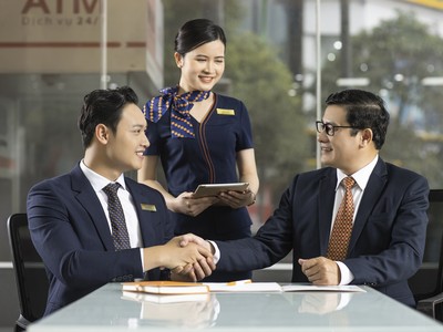 SHB - Nơi hơn 100.000 cổ đông đặt niềm tin, đồng hành cùng phát triển, bứt phá trong kỷ nguyên mới