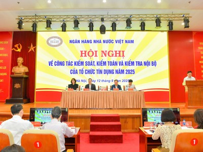 Ban Chủ tọa Hội nghị