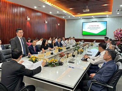 Ông Nguyễn Thanh Tùng - Ủy viên BCH Đảng bộ Chính Phủ, Bí thư Đảng ủy, Chủ tịch HĐQT Vietcombank phát biểu tại buổi lễ