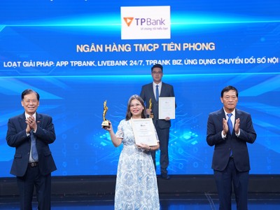 TPBank (TPB) được vinh danh chuyển đổi số xuất sắc, ghi dấu nỗ lực bền bỉ trên hành trình chuyển đổi số
