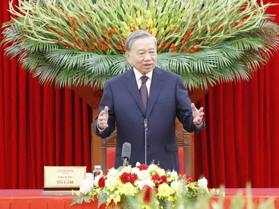 Tổng Bí thư Tô Lâm đã dành những lời biểu dương đối với vai trò tiên phong của người nông dân và sự đồng hành của NHCSXH đã tạo điều kiện cho nông dân vay vốn phát triển sản xuất