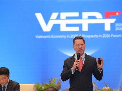 Ông Tim Evans, Tổng giám đốc HSBC Việt Nam phát biểu tại Diễn đàn 