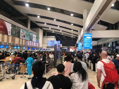 Dòng người tại sân bay lúc 5h30 sáng ngày 14/2/2026.