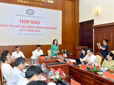 Bà Hà Thu Giang, Vụ trưởng Vụ Tín dụng các ngành kinh tế, Ngân hàng Nhà nước chia sẻ tại Họp báo.