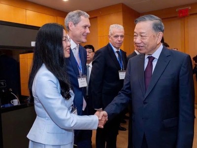 Tổng Bí thư, Chủ tịch nước Tô Lâm gặp gỡ Lãnh đạo Ngân hàng Standard Chartered.
