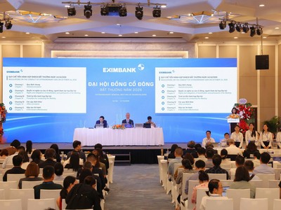 Toàn cảnh ĐHCĐ bất thường sáng ngày 14/10
