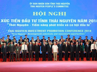 Các nhà đầu tư được trao quyết định, chấp thuận đầu tư tại Hội nghị xúc tiến đầu tư tỉnh Thái Nguyên 2018