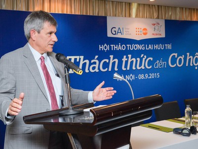 Ông Richard Jackson, Chủ tịch Viện Lão hoá Toàn cầu trình bày về kết quả Khảo sát về hưu trí tại khu vực Đông Á