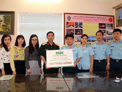 MIC trao bồi thường bảo hiểm tai nạn quân nhân phi hành đoàn Casa 212