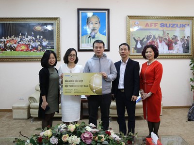 Bảo hiểm Bảo Việt trao thưởng cho U23 Việt Nam