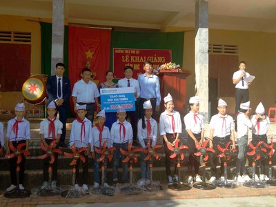 Fubon Life Việt Nam: Mùa khai trường, mùa của yêu thương!