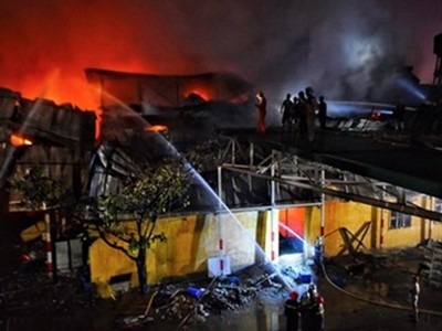 Công ty bảo hiểm nào liên quan đến trách nhiệm bảo hiểm cho vụ cháy Công ty Rạng Đông?