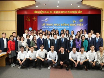 Học bổng Bảo Việt đồng hành cùng sinh viên trường Đại học Kinh tế Quốc dân