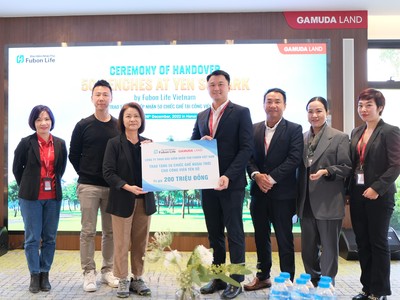 Đại diện Fubon Life Việt Nam và đại diện Gamuda Land – đơn vị quản lý công viên Yên Sở đã tham gia “Lễ Trao tặng và Tiếp nhận ghế công viên” được tổ chức ngày 16/12/2022 tại công viên Yên Sở.