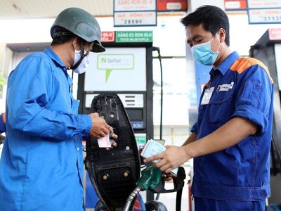 Đề xuất giảm thuế nhập khẩu ưu đãi đối với xăng động cơ không pha