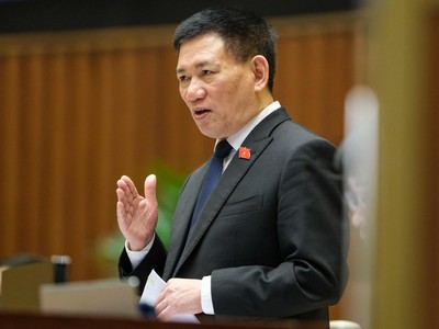 Bộ trưởng Tài chính Hồ Đức Phớc được đánh giá là lần đầu bị chất vấn nhưng đã có sự chuẩn bị nội dung tốt.