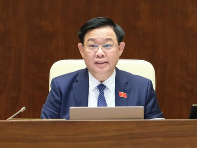 Chủ tịch Quốc hội đề nghị Bộ trưởng Tài chính quan tâm, thể hiện quan điểm, nguyên tắc của mình về giá xăng dầu.