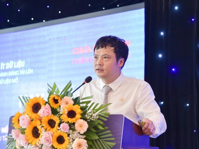 Ông Nguyễn Văn Khoa, Chủ tịch VINASA, Tổng giám đốc FPT chia sẻ về chủ đề: Dữ liệu - Nền tảng quan trọng thúc đẩy chuyển đổi số Huế.