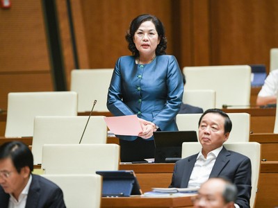 Thống đốc Nguyễn Thị Hồng giải thích lý do kiểm soát chặt tín dụng bất động sản là vì mục tiêu kiểm soát lạm phát và giữ an toàn hệ thống ngân hàng. 