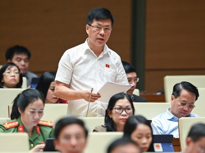 Đại biểu Lý Văn Huấn (đoàn Thái Nguyên) 