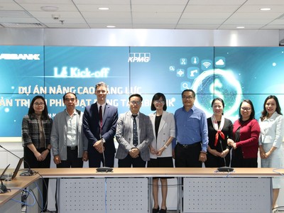 Đại diện Ban Lãnh đạo ABBANK và KPMG tại Lễ ký kết