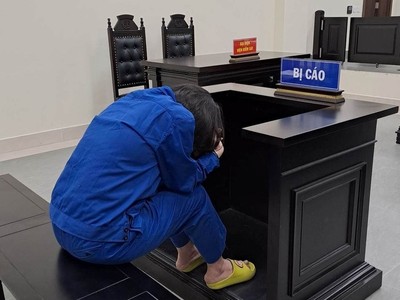 Bị cáo Nguyễn Thị Việt tại tòa 