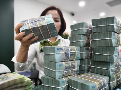 Ngân hàng Nhà nước cho biết sẽ tiếp tục vận động, chỉ đạo các ngân hàng thương mại tiếp tục cắt giảm chi phí để hạ lãi suất cho vay (Ảnh minh hoạ)