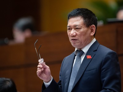 Đại biểu đề xuất giảm VAT cho tất cả doanh nghiệp đến hết năm 2024, Bộ trưởng Tài chính nói gì?