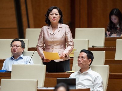 Thống đốc Ngân hàng Nhà nước Nguyễn Thị Hồng phát biểu giải trình trước Quốc hội sáng 1/6.