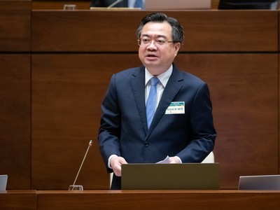 Bộ trưởng Bộ Xây dựng Nguyễn Thanh Nghị phát biểu tiếp thu, giải trình ý kiến đại biểu Quốc hội đối với dự thảo Luật Nhà ở (sửa đổi) sáng 19/6.