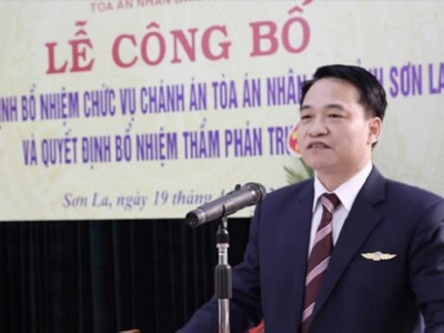 Ông Nguyễn Hồng Nam tại buổi lễ trao quyết định bổ nhiệm Chánh Tòa án nhân dân tỉnh Sơn La ngày 19/4/2018
