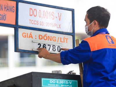 Có nhiều ý kiến dư luận xung quanh việc quản lý Quỹ bình ổn xăng dầu (Ảnh minh hoạ).