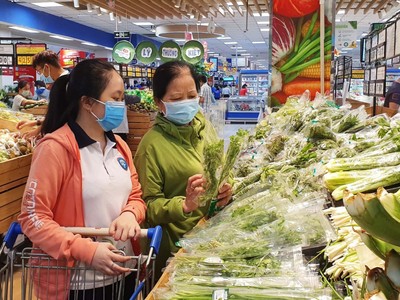 Bộ Tài chính dự báo, năm 2025 còn tiềm ẩn các yếu tố có thể gây tăng giá một số mặt hàng.