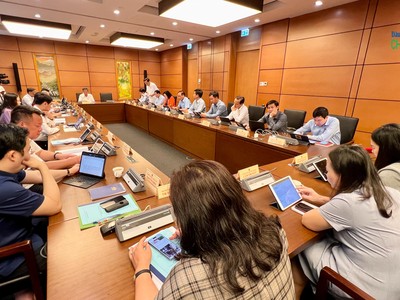 Tổ 18 của Quốc hội (bao gồm các đoàn Thanh Hoá, Trà Vinh, Hà Nam) họp bàn về kinh tế xã hội sáng 24/10.